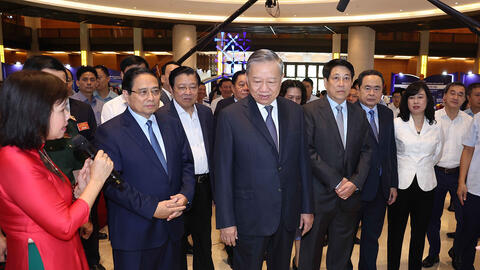 Triển khai quyết liệt, đồng bộ các nghị quyết, bồi đắp thêm những động lực mới, tạo xung lực mạnh mẽ để bứt phá, thực hiện thắng lợi các mục tiêu chiến lược*