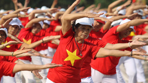 Trở về với đời thường