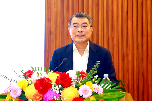 Trưởng Ban Tổ chức Trung ương Lê Minh Hưng tiếp xúc cử tri tại Hải Phòng